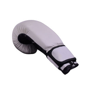 Guantes de Boxeo de Piel Auténtica con Nuevo Diseño, Color Personalizado, Nuevos Guantes Profesionales Transpirables con Cierre de Gancho y Bucle - Product Image 4