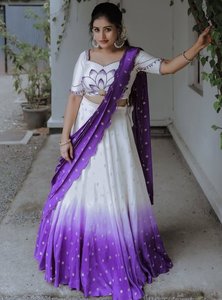 Lehenga Choli en Chinon Riche avec Impression Numérique et Broderie Manuelle, Violette 76449 - Product Image 1