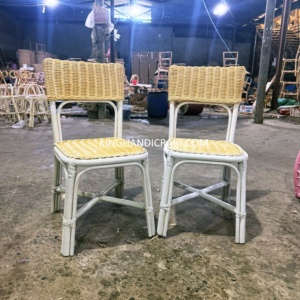 Chaises d'enfants en rotin tressé artisanales en gros pour événements, mobilier d'anniversaire en osier naturel pour fêtes d'enfants - Product Image 1