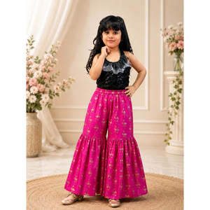 Ensemble Sharara pour femme, haut sans manches à imprimé floral orné, noir et rose, en polyester, longueur genou, tenue de fête ethnique et festive - Product Image 4