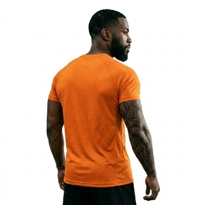 T-shirt personnalisé avec logo en impression 3D en relief, manches courtes, 100% coton, t-shirt uni, t-shirt surdimensionné pour hommes - Product Image 3