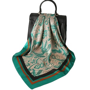 Écharpe en soie pure de qualité supérieure à impression personnalisée pour femmes, écharpe légère en satin avec foulards en soie à motif solide doux au toucher - Product Image 1