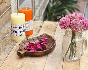 Plateau rond en bois poli fait main, écologique, brun naturel, irrégulier, pour la décoration de table et la maison - Product Image 1