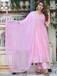 Ensemble Anarkali traditionnel 3 pièces en rayonne Twinfeet avec broderie, longueur genou, coupe classique, idéal pour les mariages et les fêtes estivales - Product Image 2