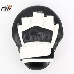 Almohadillas de entrenamiento de boxeo de cuero de alta resistencia y la mejor calidad para artes marciales y guantes de boxeo - Product Image 2