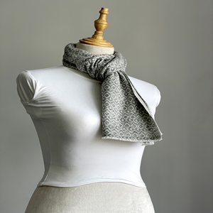 Écharpe durable à motif de vague en jacquard de cachemire à la mode pour dames belle hiver chaud doux à la main vêtements traditionnels - Product Image 4