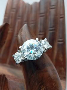 Anillo de Compromiso de Diamante Moissanite Más Vendido para Mujer, Corte Brillante, Color D, Joyería de Lujo para Boda, Disponible para la Venta - Product Image 3