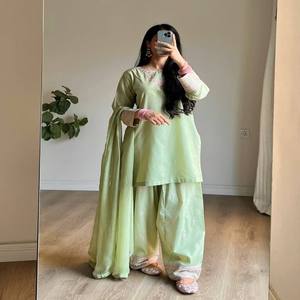 VASTRA COTTAGE Ensemble Salwar Farshi brodé en rayonne, coton et soie avec dupatta, entièrement cousu, tenue ethnique de fête - Product Image 4