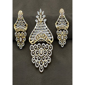 Elegante Juego de Collar y Pendientes de Diseño con Acabado en Oro Blanco de Primera Calidad para Bodas y Fiestas, Colección para Mujer - Product Image 1