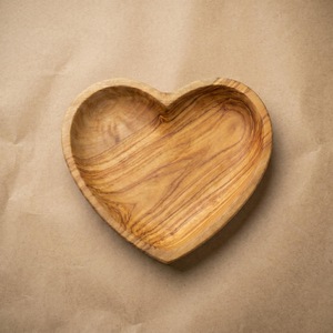 Rustic Acacia Wooden Heart Bowl Handmade Craft Bowl Heart Shape Wooden Salad Bowl for Dining and Serving - Product Image 5