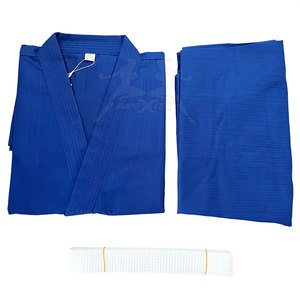 Kimono de karaté classique avec coutures renforcées et construction en tissu durable, uniforme de karaté - Product Image 4