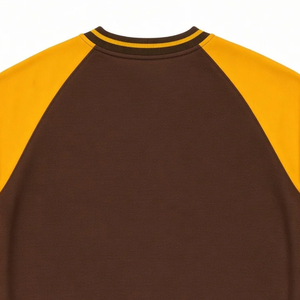 Sudadera Iota Brown Gold Crest Chenille de cuello redondo para hombre, bordada con letras griegas, estilo color block, casual, para fraternidad universitaria - Product Image 6