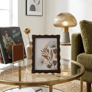 Cadres photo en bois de noyer naturel de style classique, rustiques et faits à la main, pour table. - Product Image 6
