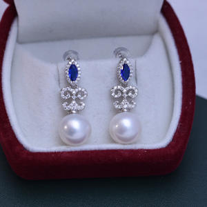 Boucles d'oreilles en perles rondes blanches d'eau douce de 10-11 mm pour femmes, argent S925, design papillon, lumière intense, défauts mineurs - Product Image 4