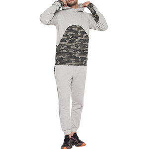 Survêtement de maternité haut de gamme pour hommes |   Ensemble de performance gris arctique à panneaux camouflage |   Ensemble de survêtement à capuche pour l'entraînement sportif urbain - Product Image 1