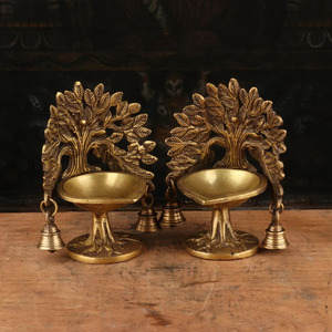 Lampe à huile Art Déco Paon en laiton avec cloche, pour Diwali et les occasions de mariage, à prix de gros abordable - Product Image 6