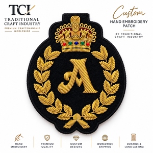 Écusson brodé à la main de luxe personnalisé, avec fil de soie doré, dentelle, chenille, motif couronne et laurier, pour blazer, uniforme et vêtements - Product Image 2