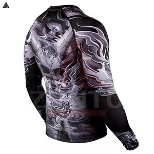 Rash Guard de Alta Calidad Personalizado para Hombre en Grandes Cantidades para Venta, Fabricado en Pakistán - Product Image 5