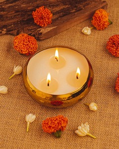 Nouvelle conception de bougie décorative en laiton, bougie à 3 mèches en cire de soja parfumée, porte-bougie Urli, bougie flottante, centre de table - Product Image 6