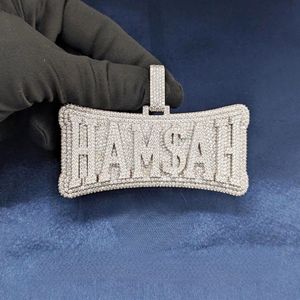 Colgante de Lujo Estilo Rapero Hip Hop con Bisel Floral de Plata de Ley 925, Certificado IGI, Engaste de Garra, Totalmente Iced con Moissanita, para Hombre, Estilo Cubano - Product Image 1