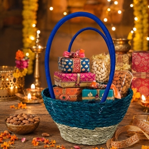 Handwoven <b>Straw</b> Tote <b>Bag</b> with Blue Zipper and Tassel Handles Portable Cotton and Polyester Lining for All Seasons - Product Image 6