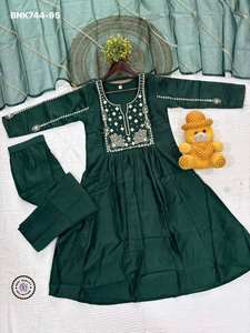 Proveedor de Kurti-Pent Dupatta de seda Chanderi de alta calidad, con bordados, para uso ocasional, de estilo tradicional indio, de Surat. - Product Image 3