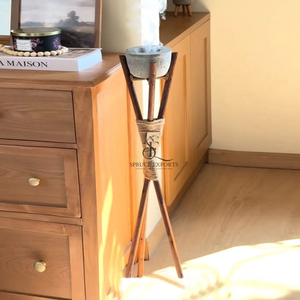 Brûleur d'encens unique en béton sur support trépied en bois avec enveloppe en jute rustique, décoration d'intérieur haut de gamme pour la vente en gros, idéal pour l'encens - Product Image 1