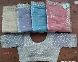 Sari en organza de qualité supérieure avec sequins épars, motifs Butti et bordure, et ensemble de blouse assortie prête-à-porter – Achat en ligne Inde - Product Image 4