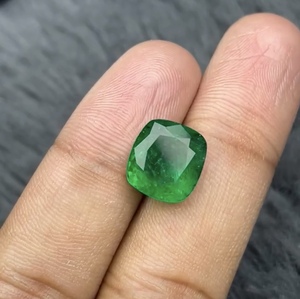 Pierre précieuse en émeraude verte naturelle de haute qualité, grande taille, forme coussin, provenant de Zambie, pour la fabrication de bijoux - Product Image 5