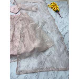 Robes de mariée de créateur, magnifiques broderies au fil, Lehenga Choli pour les fêtes - Product Image 6