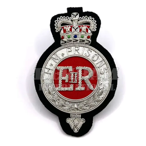 Fournisseur de badges métalliques brodés à la main en fil de Zari, emblèmes ronds 3D personnalisés en forme d'abeille, écussons de blazer pour uniformes cérémoniels - Product Image 6