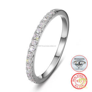 Anillo de banda completa de plata de ley 925 con diamante de moissanita premium para distribuidores mayoristas de joyería - Product Image 1