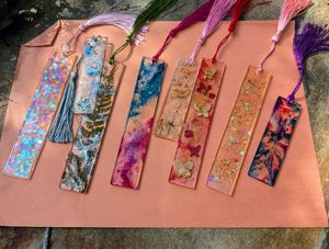 Marque-page en résine florale transparente pour femmes, marque-pages mignons avec pompons - Product Image 2