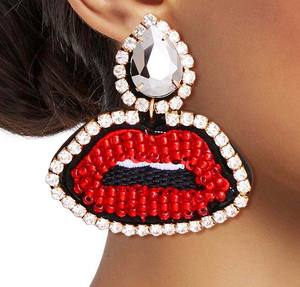 Boucles d'oreilles brodées à la main avec des perles, designs personnalisés multi-perles, bijoux de fête pour femmes au meilleur prix. - Product Image 1