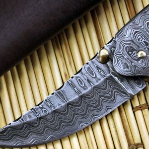 Cuchillo de caza de acero de Damasco con hoja dentada de punta caída y mango de hueso, con perilla para el pulgar, OEM disponible - Product Image 5