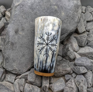 Vaso de Vidrio con Tapa de Cuerno Natural Hecho a Mano, Estilo Vikingo, Único y Ecológico para Cerveza, Sidra, Whisky y Bebidas MULTI CRAFT - Product Image 1