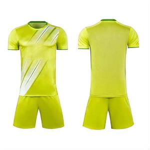 ชุดฟุตบอลชายแขนสั้นคุณภาพสูง แห้งเร็ว ทนทาน พร้อมโลโก้ด้านหน้า  รับผลิตตามแบบ  ผลิตในประเทศปากีสถาน - Product Image 5