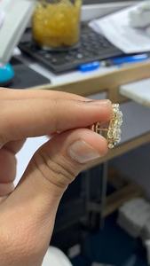 ต่างหูเพชรทรงกลม 1 กะรัต เพชรเพาะเลี้ยงในห้องปฏิบัติการ ทอง 14K ต่างหูเพชรเม็ดเดี่ยวรูปหัวใจ ของขวัญสุดโรแมนติก - Product Image 6