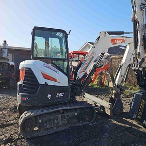 รถขุดขนาดเล็ก Bobcatts E60 ดีเซล แบบ Zero Tail Swing พร้อมปั๊มเครื่องยนต์และเกียร์ - แรงบิดสูง 2000 กก. สำหรับงานขุดดินและงานเคลื่อนย้ายดิน - Product Image 3