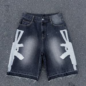 กางเกงยีนส์ขาสั้นผู้ชายทรงโอเวอร์ไซส์ผ้าฝ้ายคุณภาพสูงสไตล์วินเทจ ล้างสีแบบวินเทจ ความยาวระดับเข่า ทรงหลวม ระบายอากาศได้ดี สวมใส่สบาย - Product Image 2