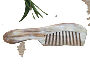 Peigne en corne de buffle 100% naturel - Poli - Antistatique - Fait à la main - Peigne de poche - Moyen Âge - Écologique - Compact - Moderne - Product Image 6