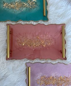 ชุดถาดเสิร์ฟเรซิ่นลายจีโอดสีพาสเทล งานฝีมือเหนือกาลเวลา ขนาดสั่งทำพิเศษ พร้อมถาดตกแต่งอีพ็อกซี่ทำมือประดับทองคำเปลว และหูจับสีทอง - Product Image 3