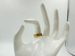 Anillo de latón chapado en oro apilable Accesorio elegante y elegante para estilos en capas o moda minimalista - Product Image 2