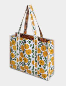 Sac fourre-tout matelassé en coton Kantha jaune moutarde et bleu grenade, idéal pour le rangement, sac à bandoulière de voyage pour femme - Product Image 3