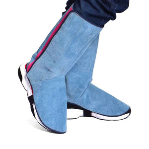 Couvre-chaussures de soudage en cuir de vachette pleine fleur, résistant à l'abrasion, à la chaleur et au feu, protection industrielle des pieds pour pompiers - Product Image 1