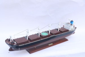 Maqueta de Barco Comercial de Madera Hecha a Mano - Modelo a Escala de Buque Portacarga, Decoración de Escritorio de Oficina, Sabrina - Product Image 4