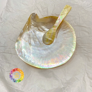 Assiette et cuillère en nacre dorée 99, design moderne sculpté, pour servir le caviar, les desserts, les bonbons, la présentation de bijoux et la décoration intérieure - Product Image 1