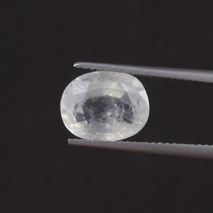 พลอยแซฟไฟร์สีขาวธรรมชาติเกรด AAA ขายส่ง น้ำหนัก 5.3 กะรัต รูปทรงวงรี 11x9 มม. รับรองโดย IGI/สถาบันตรวจสอบอิสระ สำหรับทำเครื่องประดับ - Product Image 1