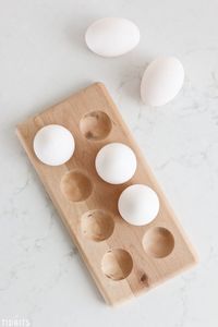 Bandeja de madera de gran capacidad para almacenar huevos frescos de granja, bandeja compacta de madera para huevos para espacios pequeños de cocina a bajo costo. - Product Image 4