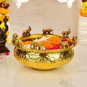 Urli de metal hecho a mano con soporte para múltiples diyas, decoración tradicional para pooja, cuenco decorativo para Deepam, templo indio, Diwali, boda - Product Image 6